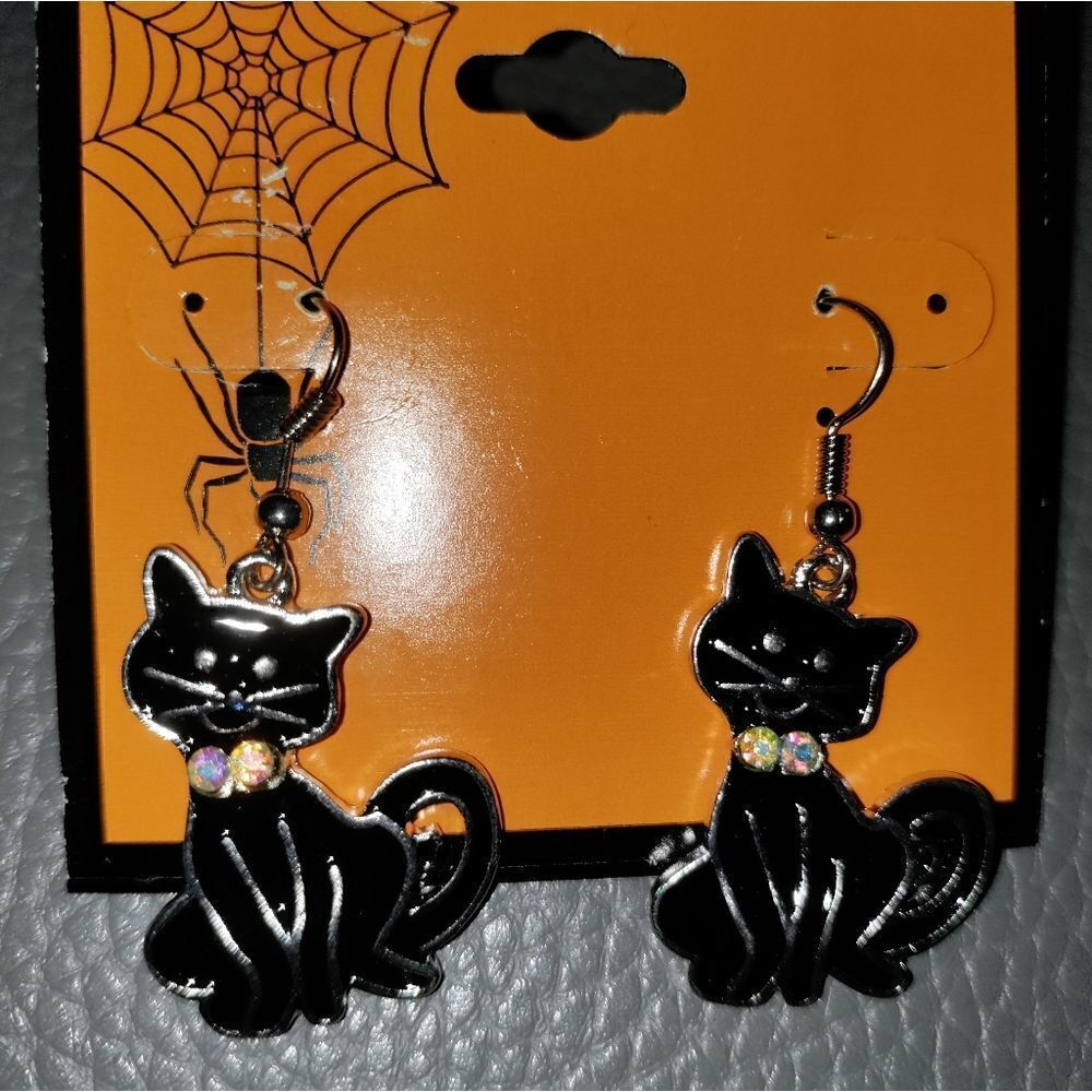 Black Cat Earrings  Halloween NWT